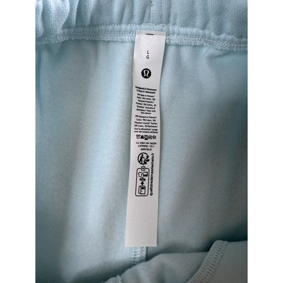 New Lululemon Scuba Oversized MR Short 7" Graphic Women's Size Large Light Blue - Picture 7 of 11